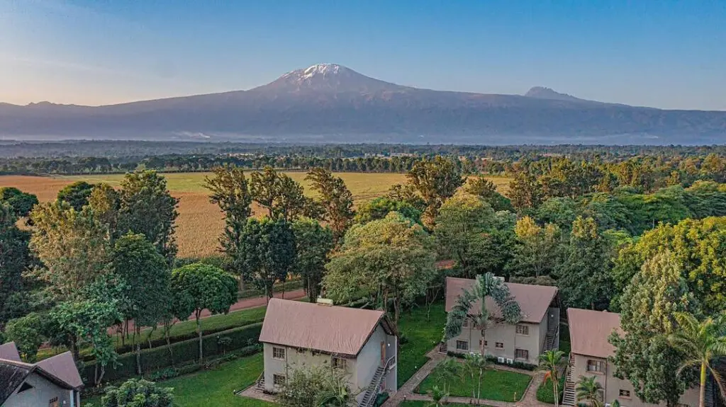 Weru weru River Lodge