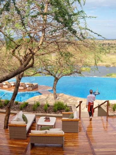 Four Seasons Luxury Lodge