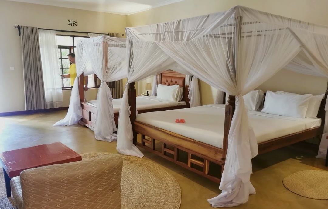 Pazuri Inn